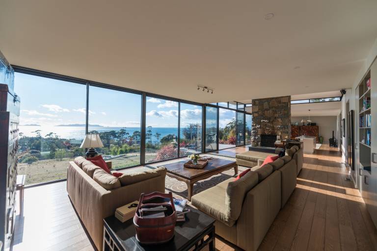 House  Rocky Hills