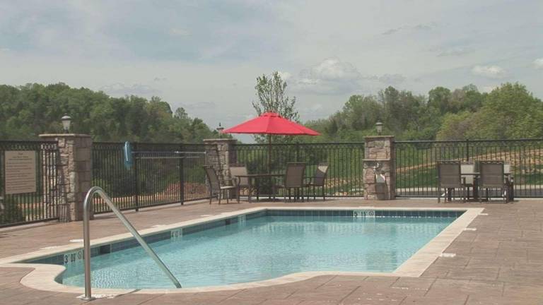 Hampton Inn & Suites Sevierville @ Stadium Drive — photo 4