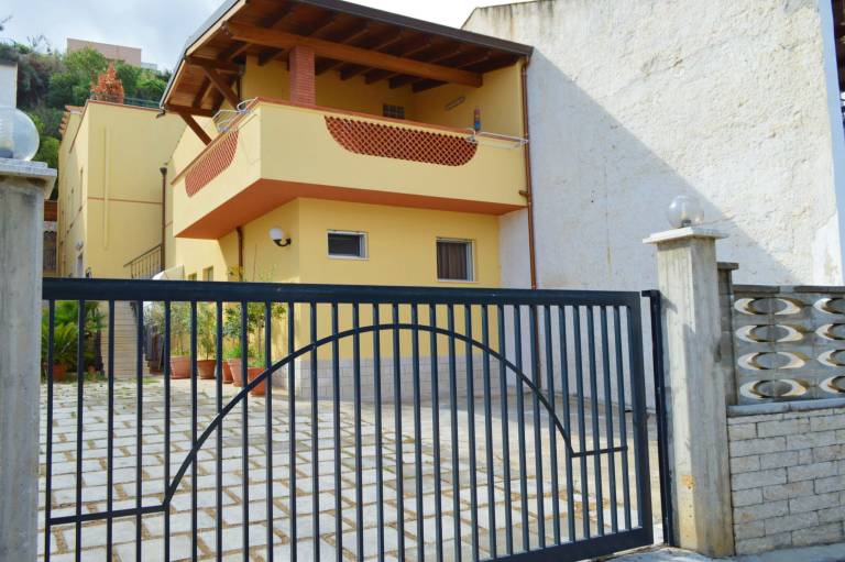Rental apartment with terrace, garden & BBQ | Close to the beach | Pet-friendly — photo 4