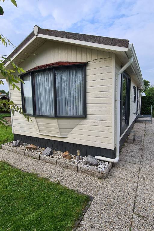 Vacation home with yard, pool & terrace — photo 2