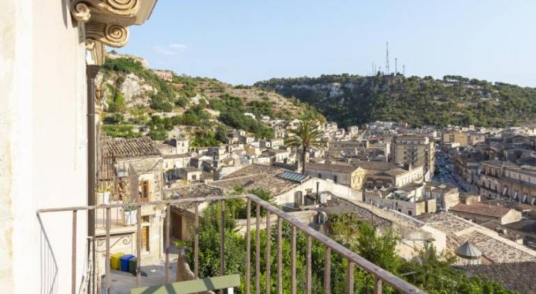 Holiday apartment | Near Duomo of San Giorgio | Pets are welcome — photo 2