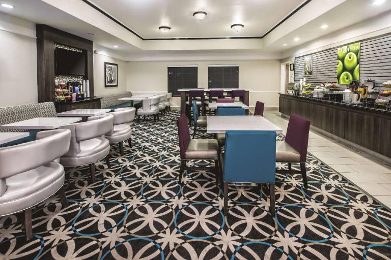 Quality Inn & Suites — photo 5