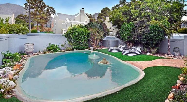 180 m&sup2; Villa