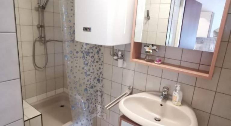 Apartma Thal