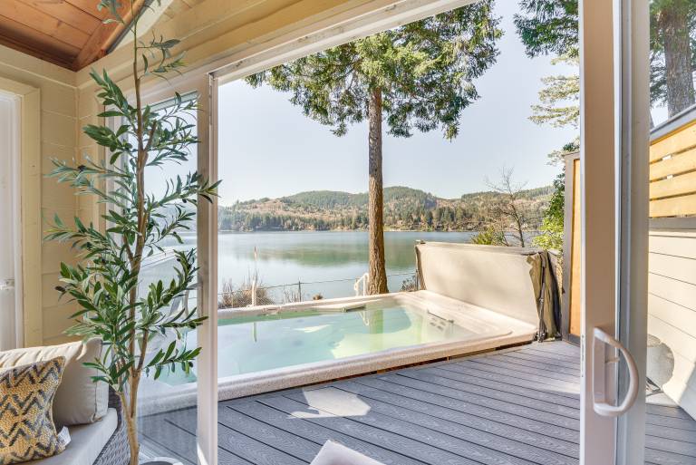 Waterfront Washington Getaway w/ Hot Tub & Deck! — photo 2