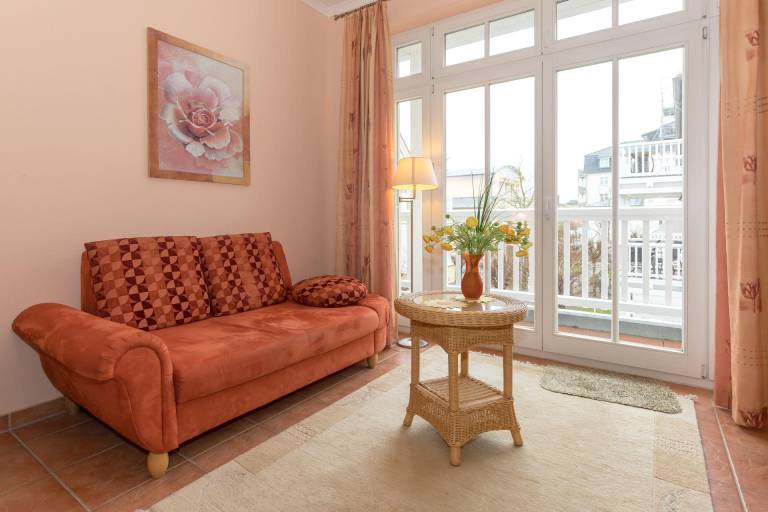 Apartment with pool & sauna in Kuehlungsborn