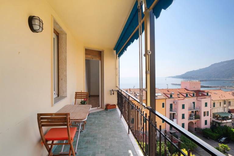 Holiday Apartment 'Margherita' with Sea View, Balcony & Wi-Fi — photo 4