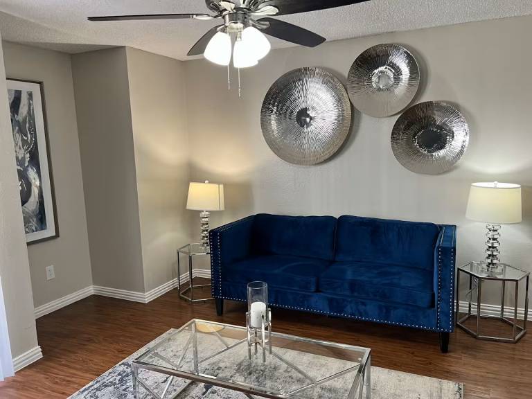 Holiday apartment with pool in Irving, TX