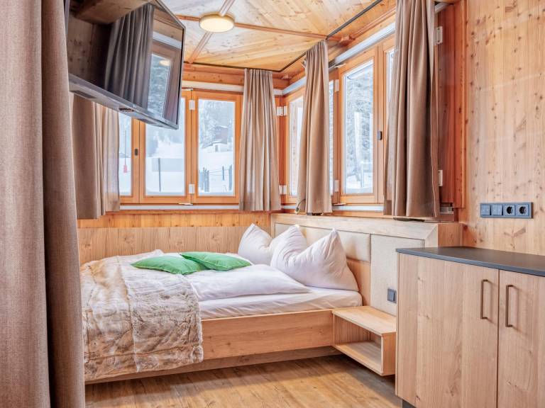 Exquisite apartment with a sauna on the slope — photo 4