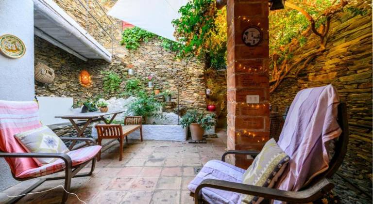 House with BBQ, yard & terrace | Close to the beach | Perfect for remote work | Pet-friendly — photo 3