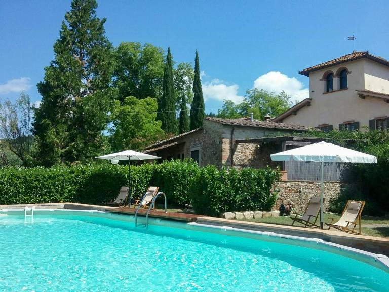 House with patio, grill & private pool in Cascia