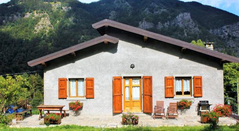 Chalet with 2 rooms for 6 persons in Pistoia