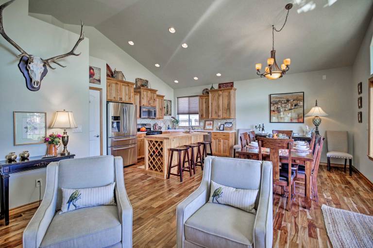 Polished McMinnville House < 2 Mi. from Town! — photo 4