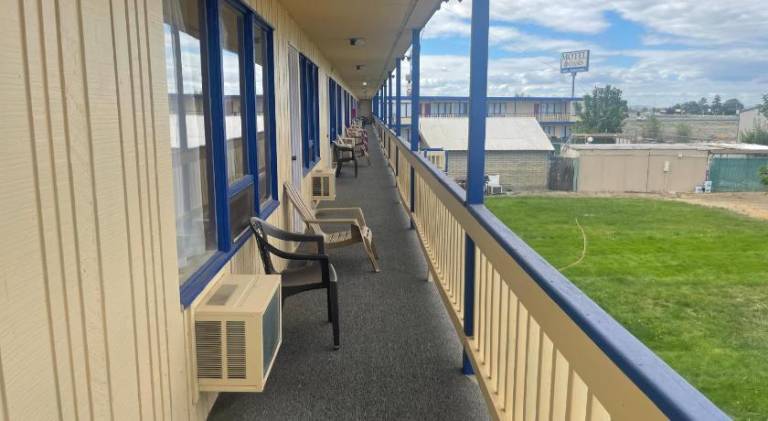 Motel oasis — photo 5
