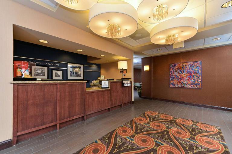 Hampton Inn Eagle Pass — photo 4
