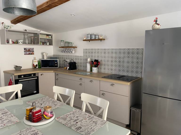 Family-oriented ample vacation home with barbeque, patio & yard | Garden view | Pets are welcome — photo 2