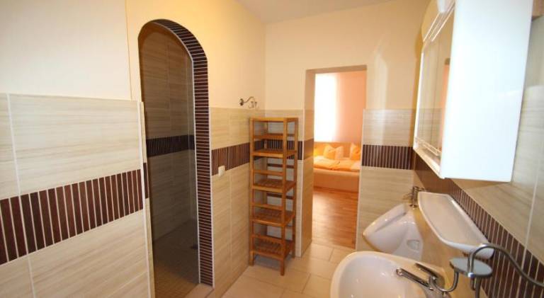 Apartment with 2 rooms for 6 persons — photo 5