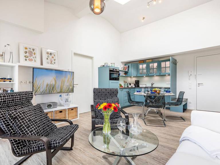 FeWo Seeblick: Moderne 63m² FeWo mit Balkon, Meerblick, offenem Wohn-/Essbereich — photo 3