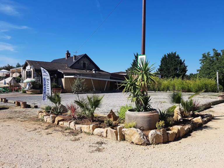 Mobile home with grill & patio in Gaillard