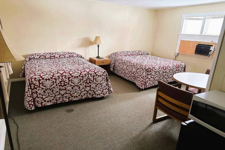 2 Queen Bed