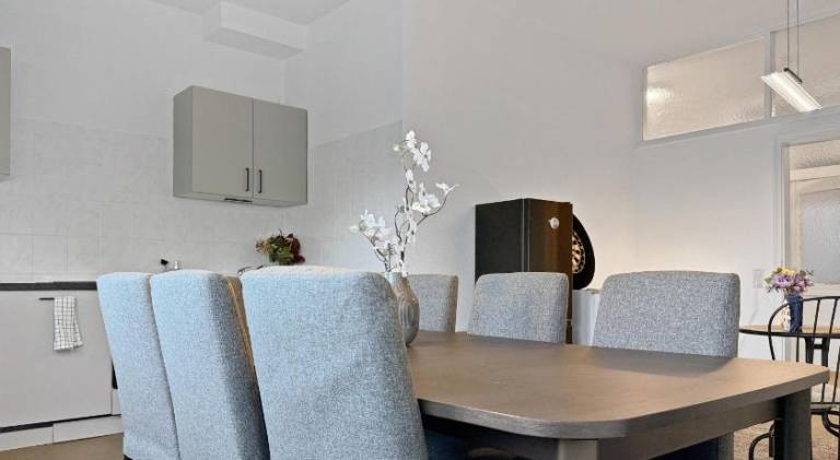 Gruppenapartment in Munchen Platz fur 16 Gaste Parkplatz — photo 3