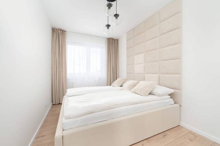 Kajdasza 1A Wroc aw Luxury Sky Jagodno Apartment with Jacuzzi Parking Terrace — photo 3