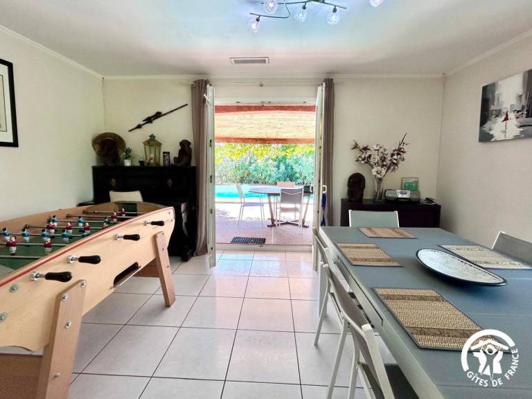 Gite with terrace, barbeque & yard — photo 4