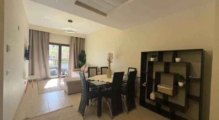 Apartment with pool — photo 3