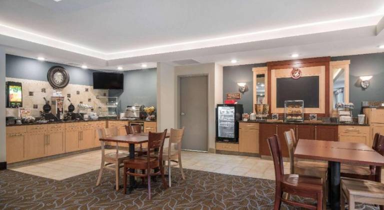 AmericInn by Wyndham Winona — photo 3