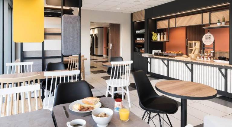 B&B HOTEL Laval Ouest — photo 2