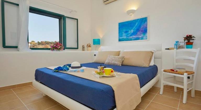 Rental apartment with BBQ, patio & yard in Alcamo