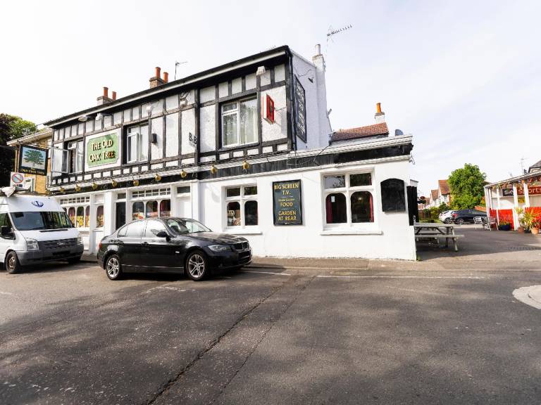 Old Oak Tree Inn in Hayes