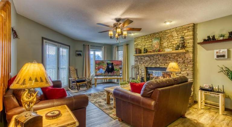 Vacation home with jacuzzi — photo 3