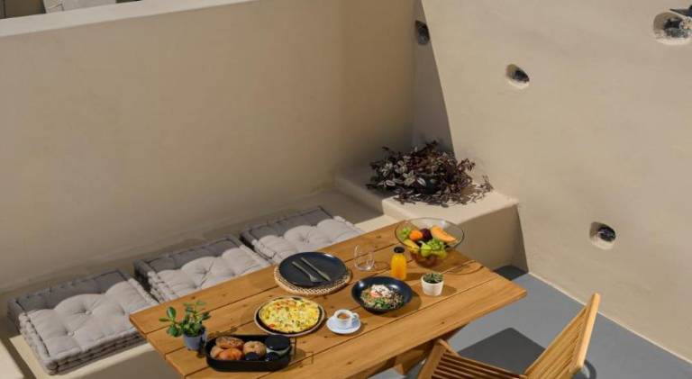 Holiday apartment with yard & terrace — photo 4