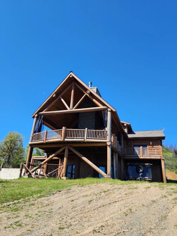 Cabin  Upper Lake