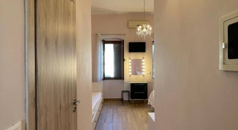 Apartment with 1 room for 5 persons — photo 3