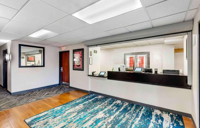 Extended Stay America Select Suites - Chicago - Naperville - West — photo 2