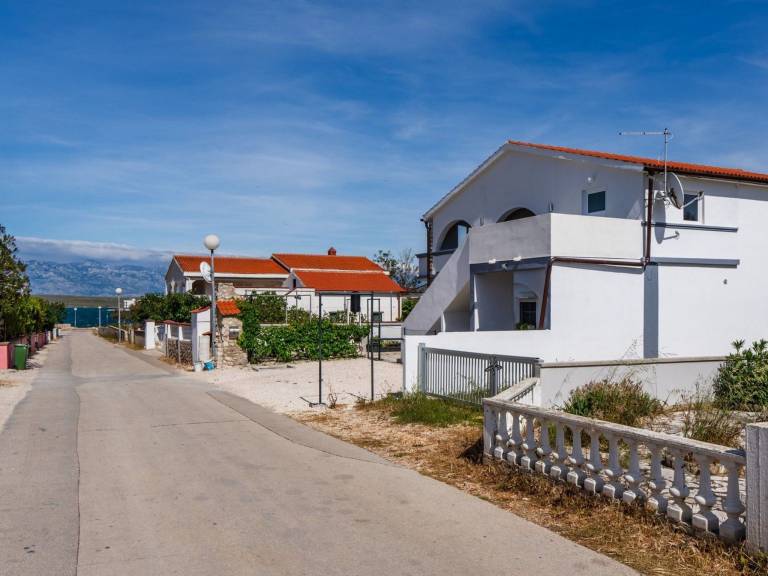 Apartment Vir