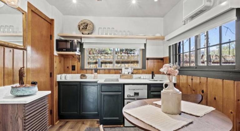House with 2 rooms for 5 persons — photo 3