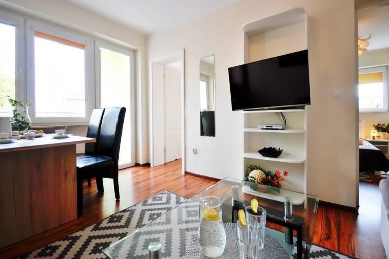 Family-oriented rental apartment with garden & barbecue | Sea view | Beach nearby | Pet-friendly — photo 2
