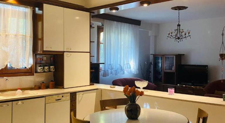 Rental apartment with terrace, yard & barbecue — photo 3