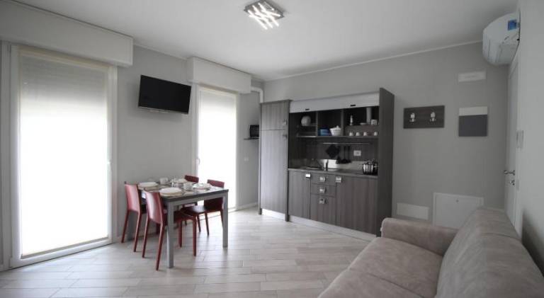 Serviced apartment with yard | Pets are welcome — photo 5