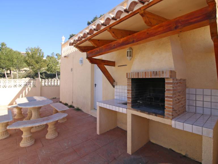 Family-friendly house with patio, barbecue & private pool | Mountain view | Pet-friendly — photo 5