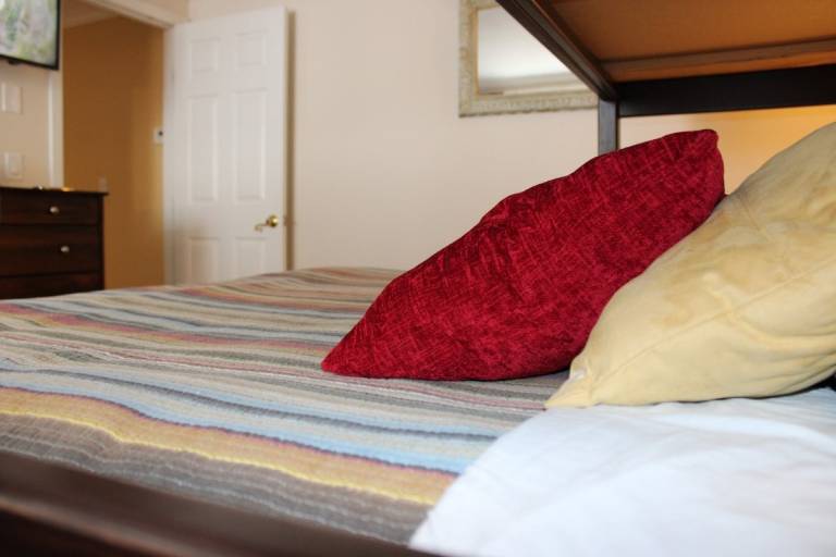 Children-friendly charming condo with sauna, barbecue & jacuzzi | Mountain view | Pets allowed — photo 5