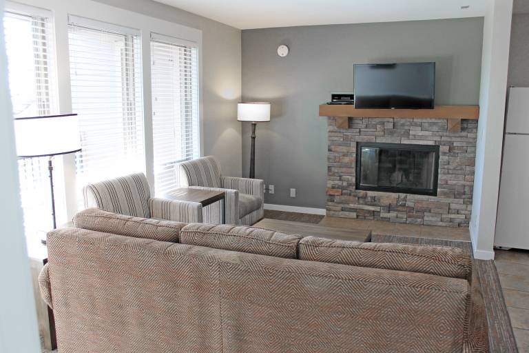 Child-friendly condo with grill, private pool & hot tub | Pet-friendly in Bend, OR
