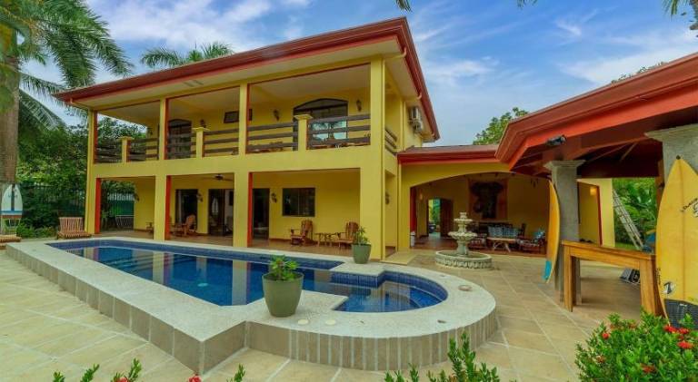 Villa with pool in Puntarenas