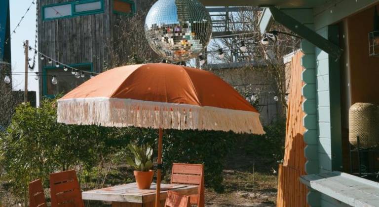 DE BUITENKANS urban camping unique cabins