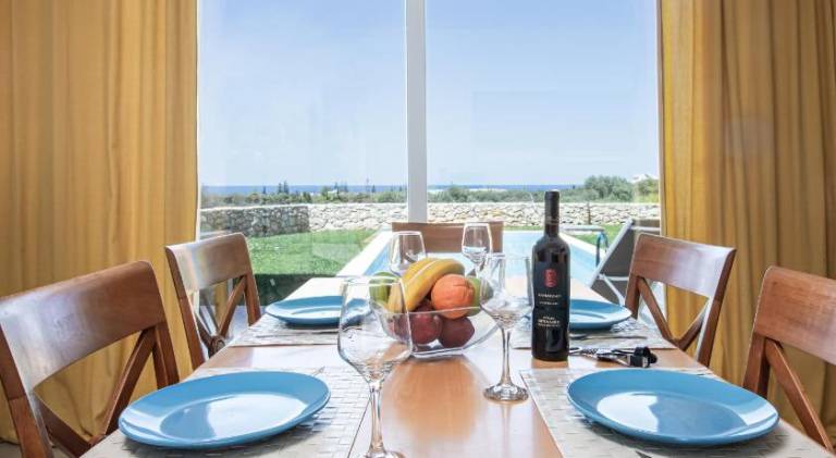 Villa with BBQ, private pool & patio — photo 4