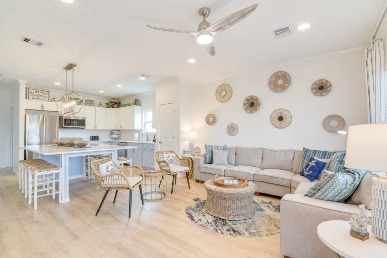 Families w/ Pets! Ocean-View Crystal Beach Retreat — photo 4