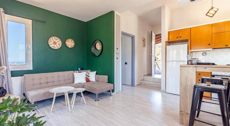 Apartment with private pool, garden & patio — photo 3